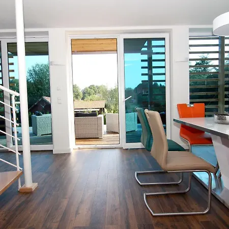 Mit Aussensauna In *