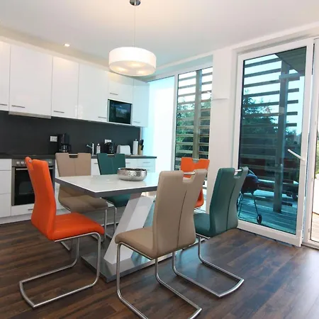 Mit Aussensauna In *