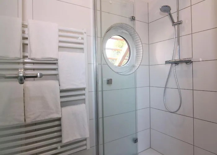 Mit Aussensauna In *